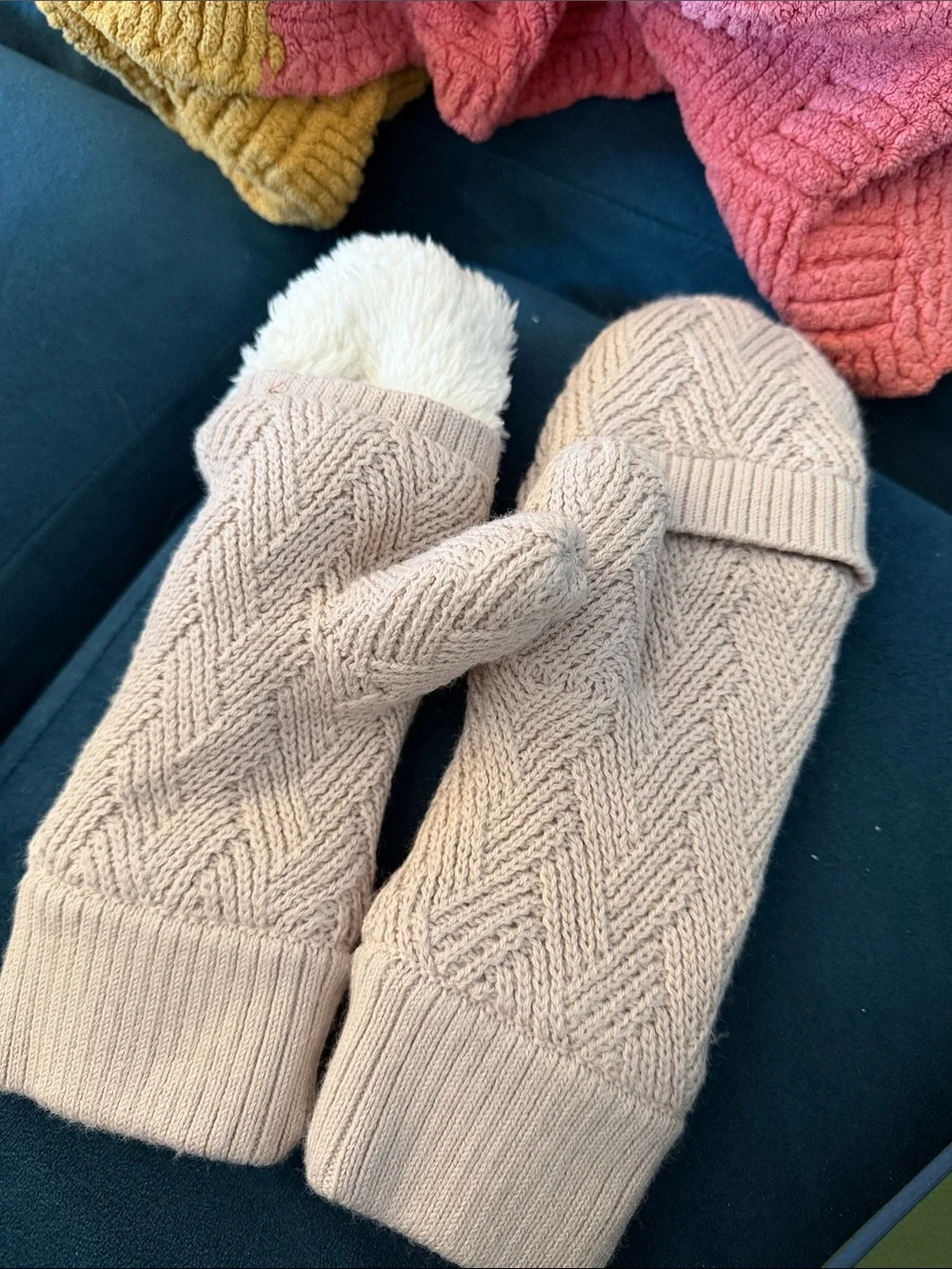 lululemon athletica dusty rose Cable-Knit Mittens with Ribbed Cuffs